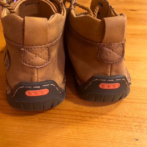 Source Unknown Tan Leather Boots with Black Soles main image 4